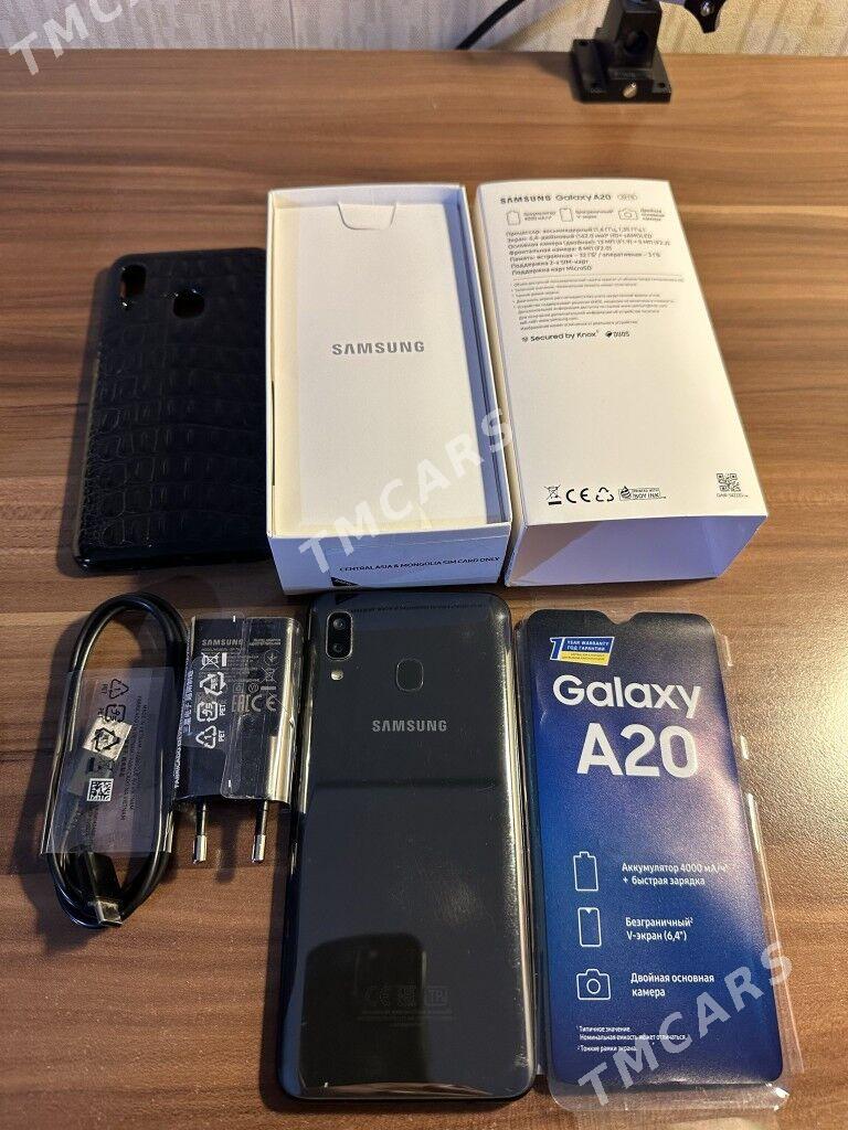 IPHONE X 64 GB: SAMSUNG A20 32 - Aşgabat - img 3