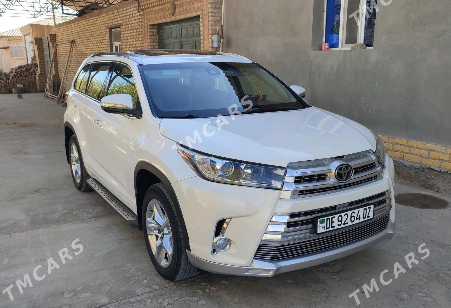 Toyota Highlander 2018 - 520 000 TMT - Türkmenbaşy etr. - img 3