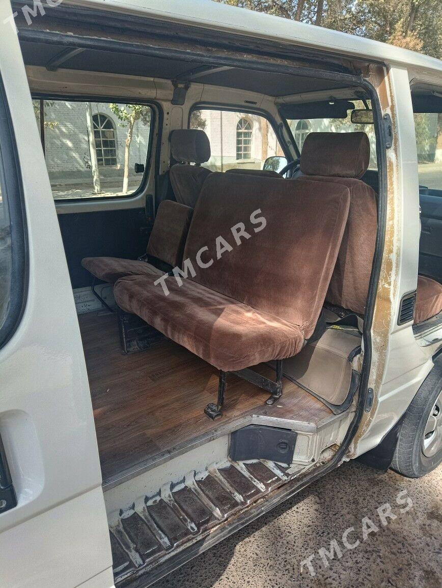 Toyota Hiace 2001 - 115 000 TMT - Туркменгала - img 6
