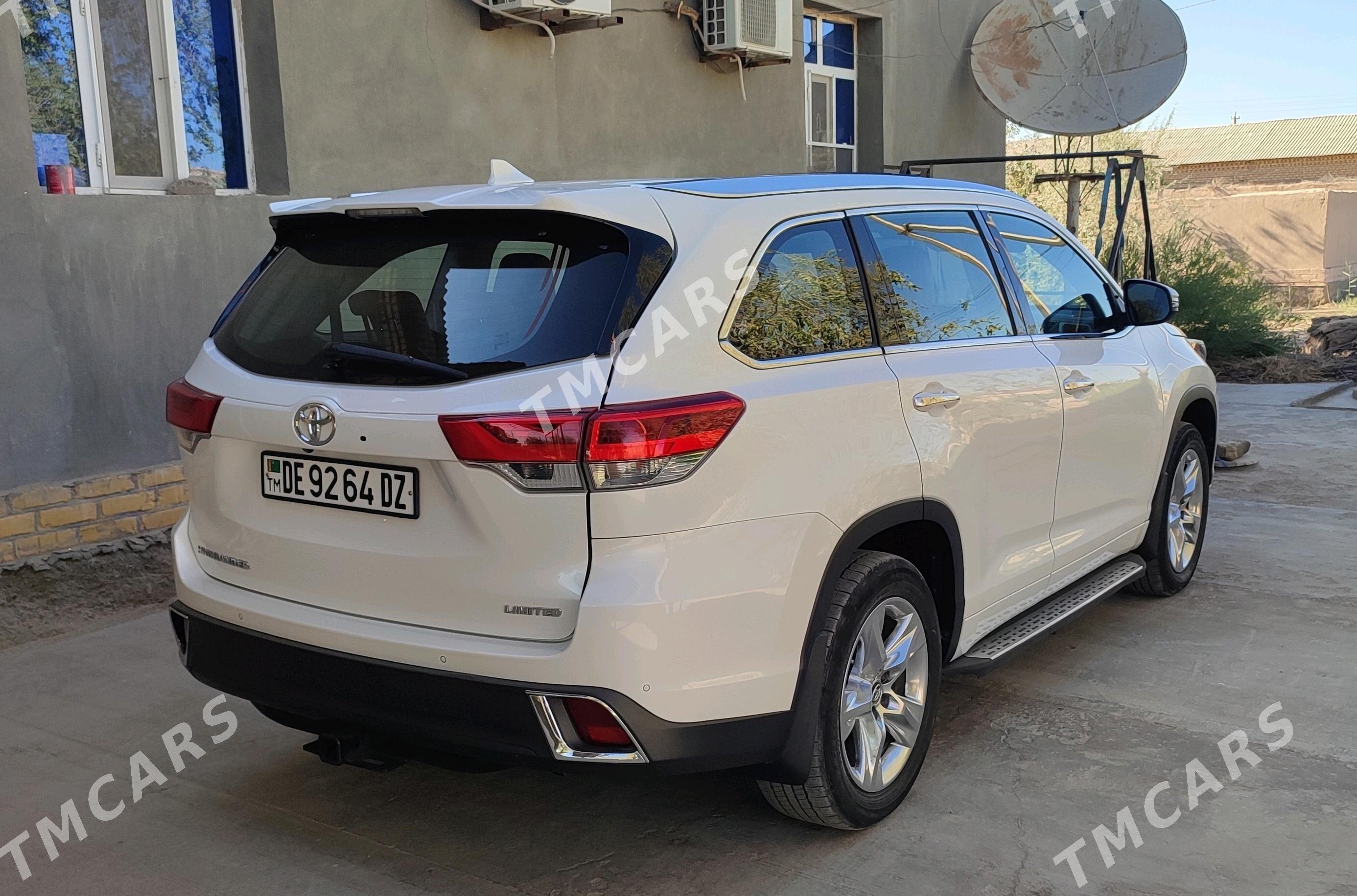 Toyota Highlander 2018 - 520 000 TMT - Türkmenbaşy etr. - img 4