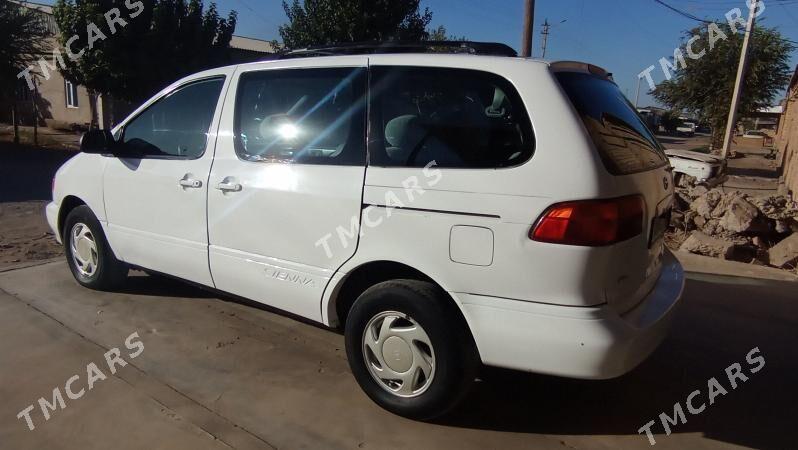 Toyota Sienna 2000 - 140 000 TMT - Farap - img 4
