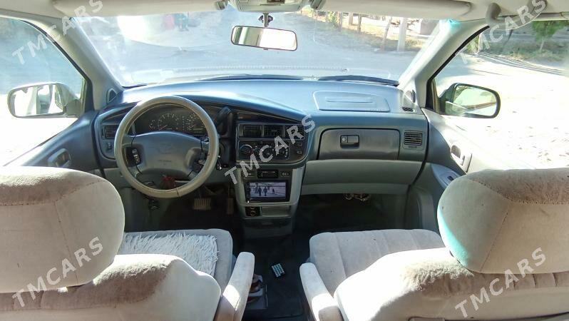 Toyota Sienna 2000 - 140 000 TMT - Farap - img 3