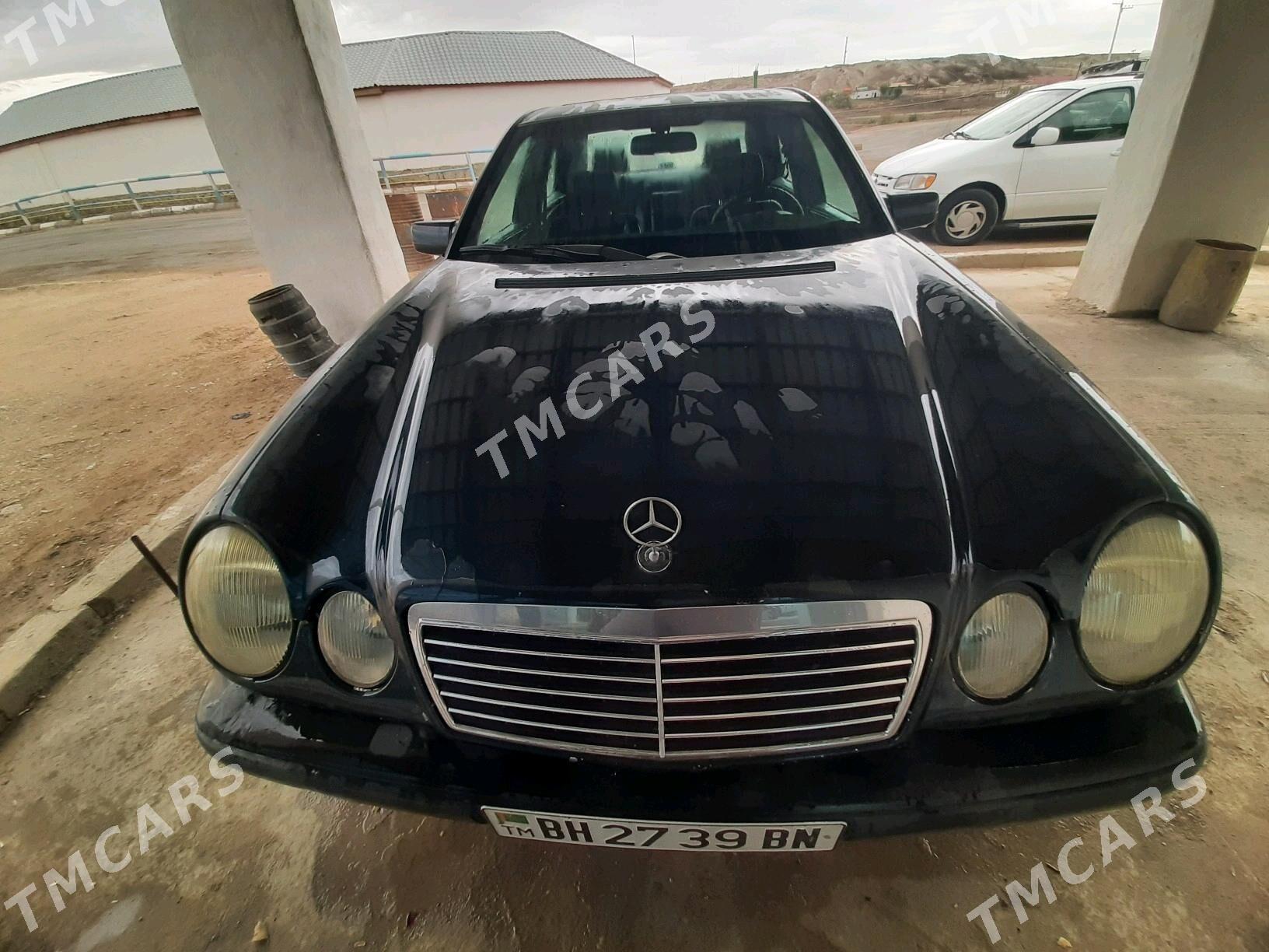 Mercedes-Benz C320 1996 - 48 000 TMT - Balkanabat - img 4