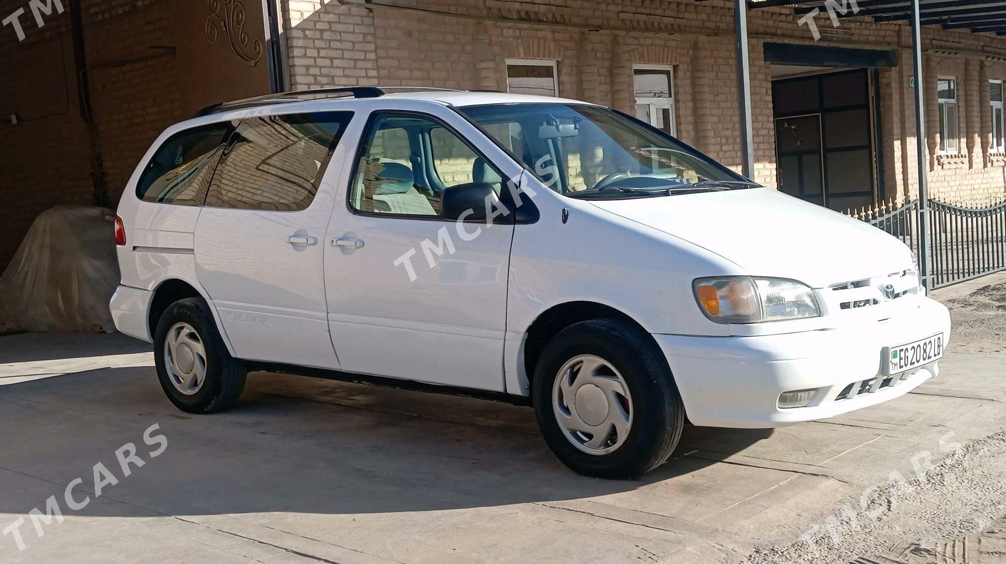 Toyota Sienna 2000 - 140 000 TMT - Farap - img 5