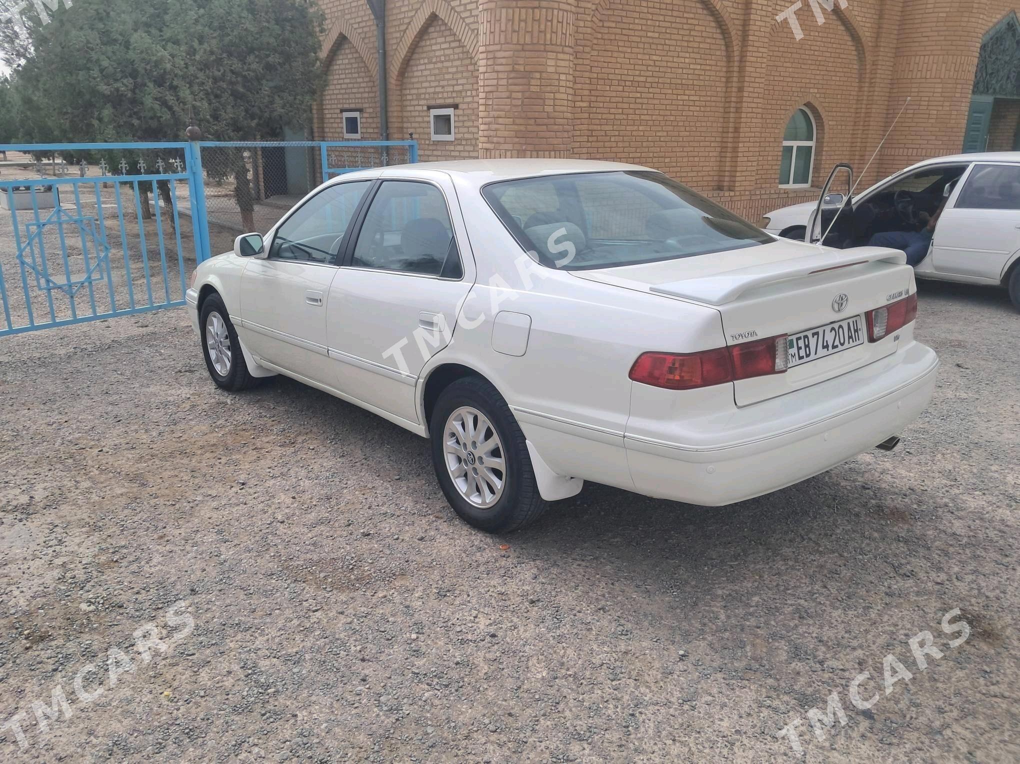 Toyota Camry 2000 - 146 000 TMT - Теджен - img 6