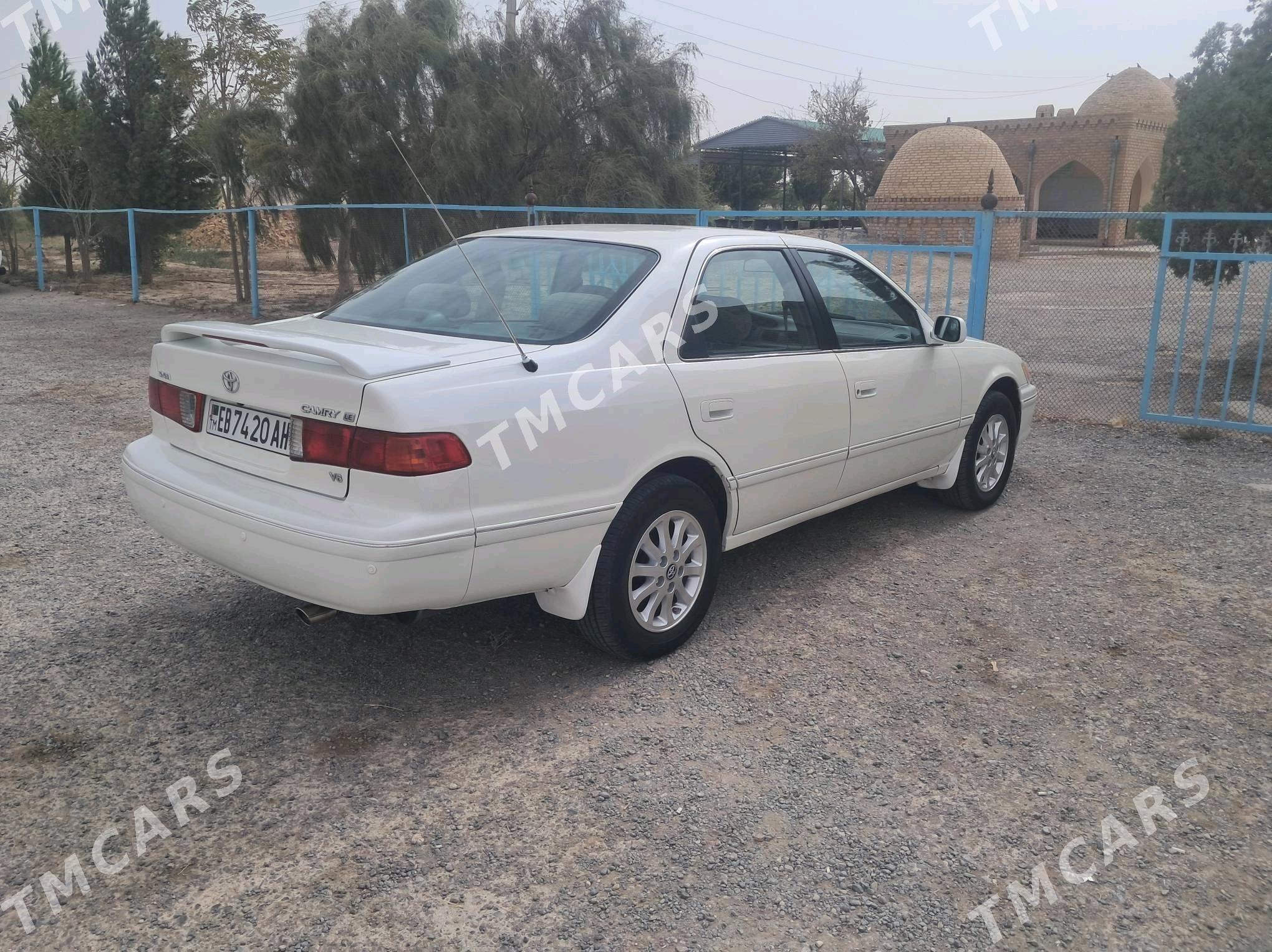 Toyota Camry 2000 - 146 000 TMT - Теджен - img 8
