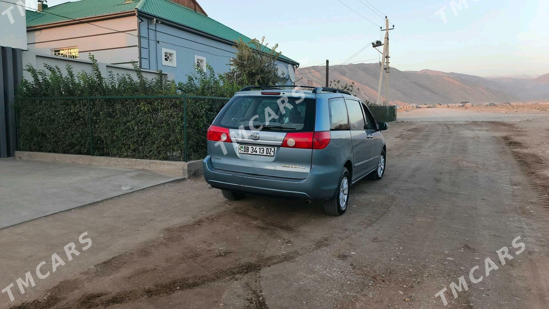 Toyota Sienna 2008 - 240 000 TMT - Гурбансолтан Едже - img 6