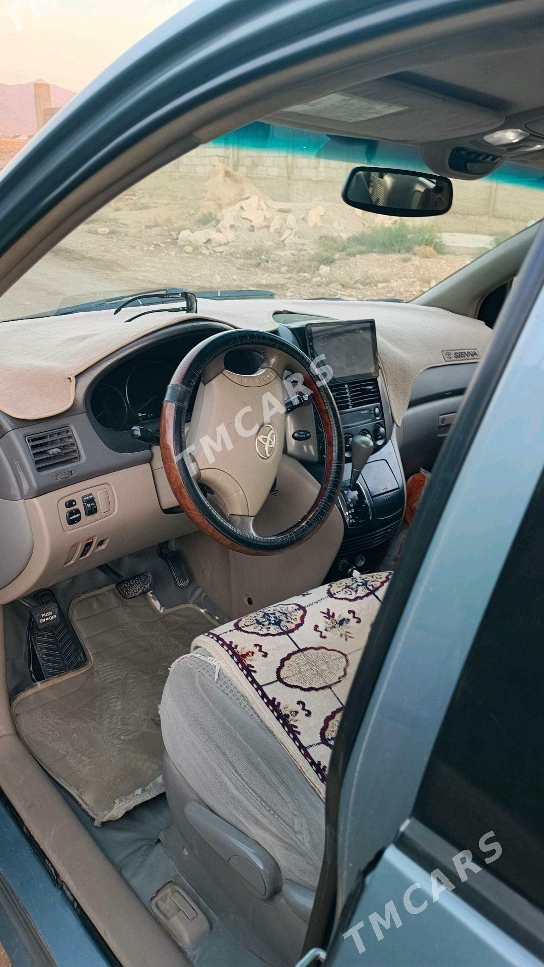 Toyota Sienna 2008 - 240 000 TMT - Гурбансолтан Едже - img 2