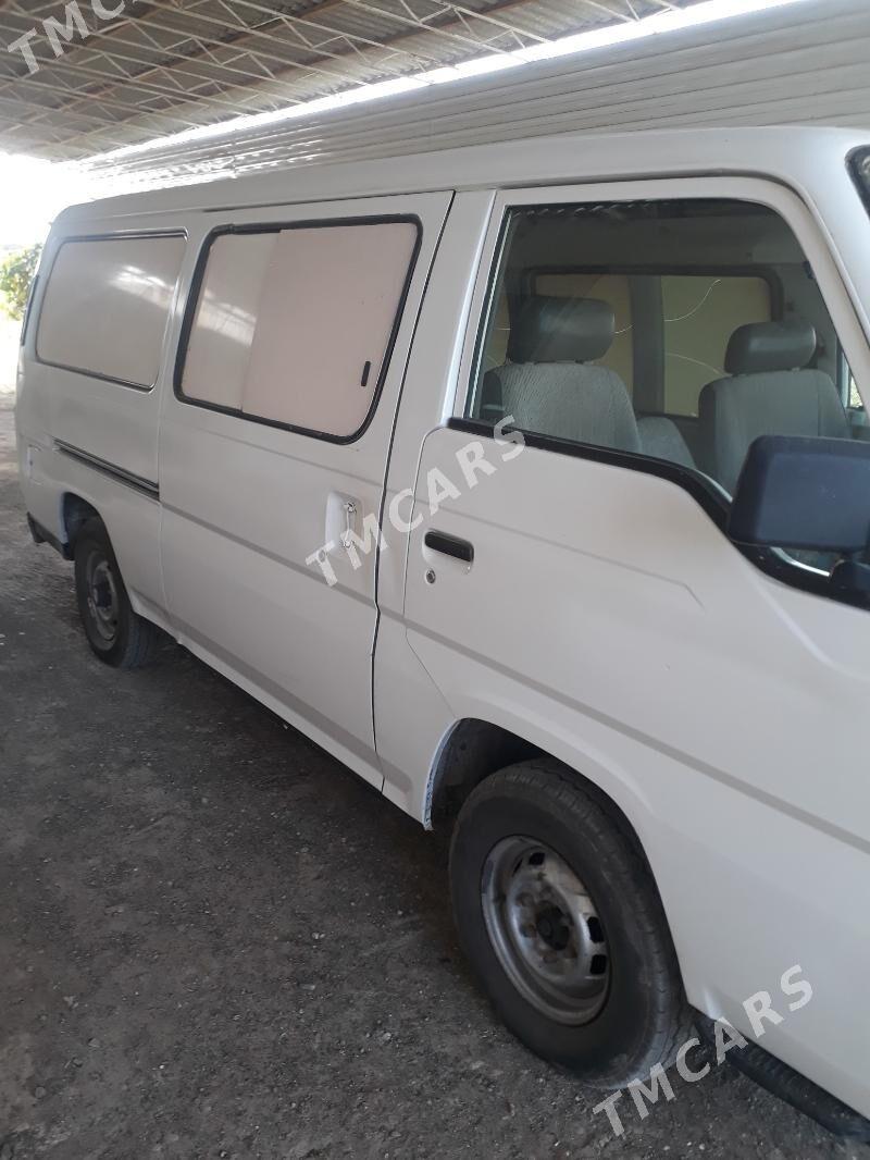 Nissan Urvan 1990 - 70 000 TMT - Mary - img 3