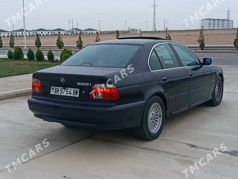 BMW E39 1999 - 110 000 TMT - Балканабат - img 5