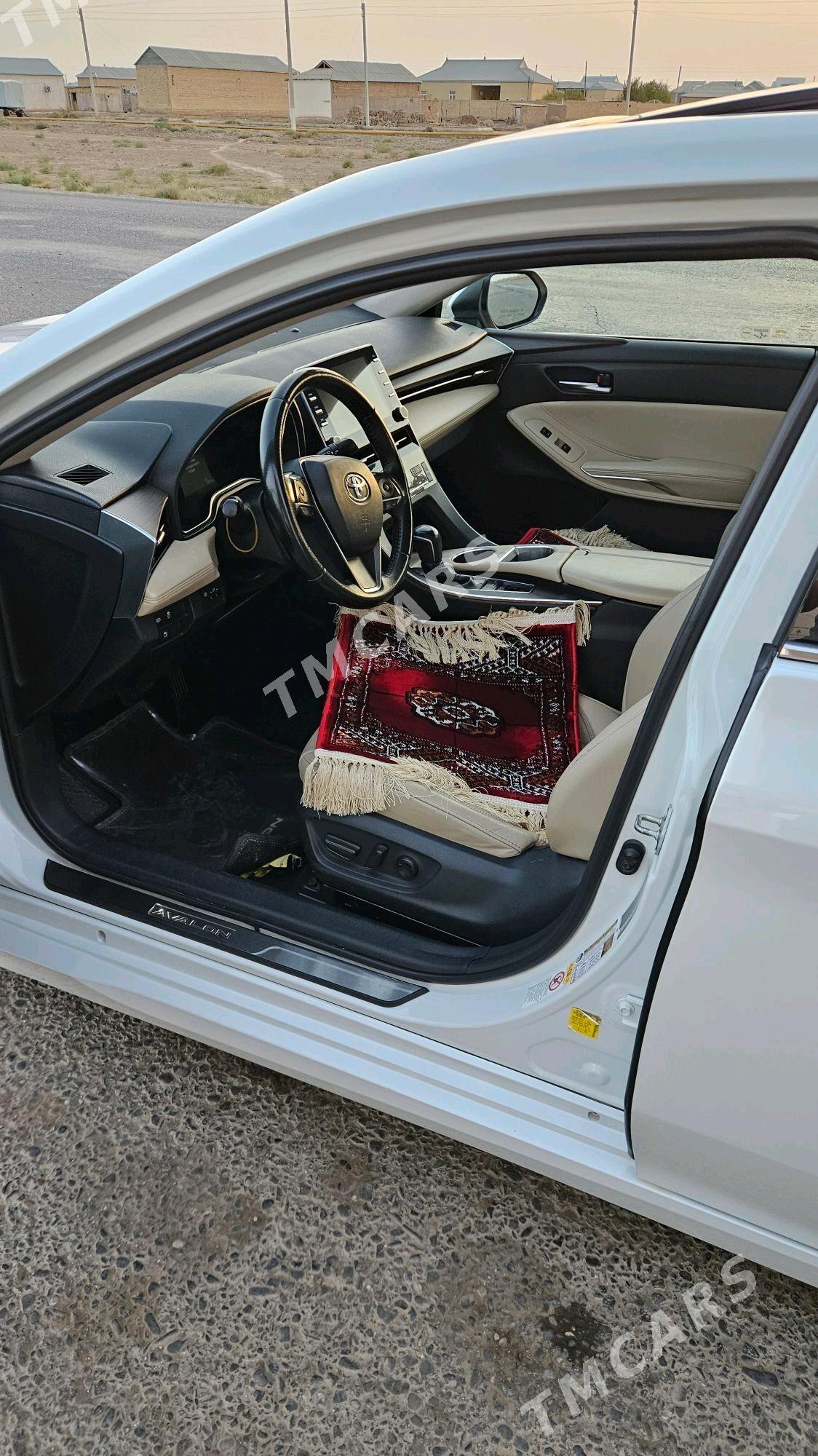 Toyota Avalon 2019 - 460 000 TMT - Серахс - img 5
