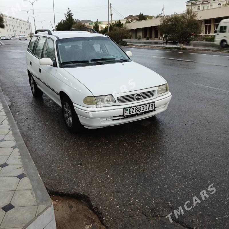 Opel Astra 1995 - 30 000 TMT - Sarahs - img 3