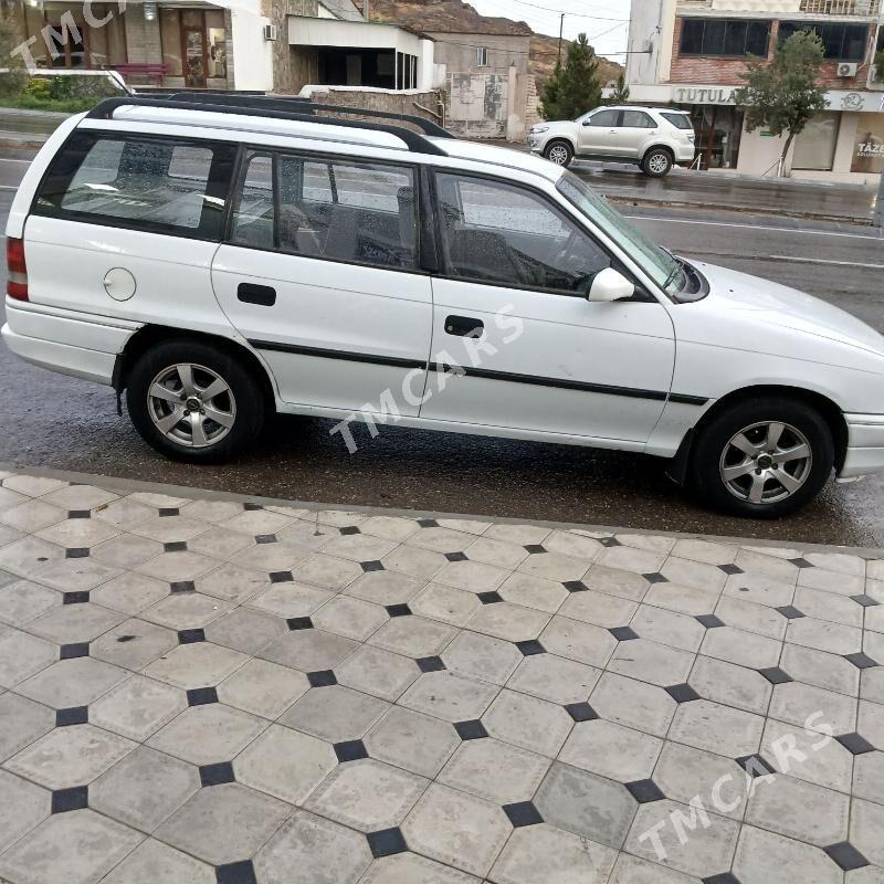 Opel Astra 1995 - 30 000 TMT - Sarahs - img 4