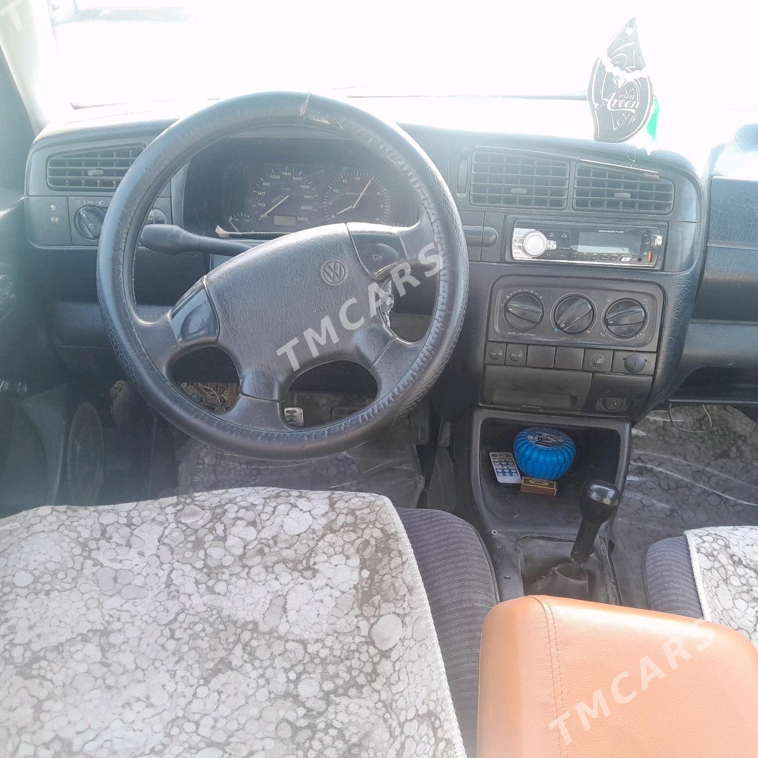 Volkswagen Amarok 1993 - 32 000 TMT - Кака - img 3