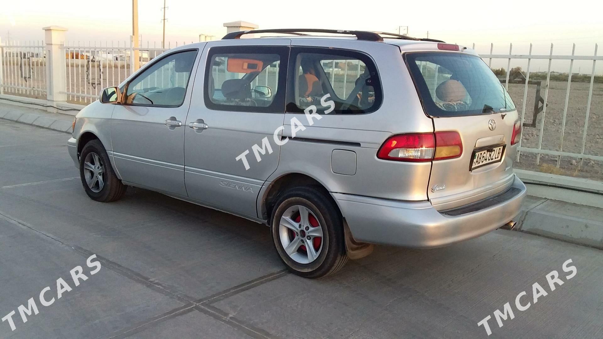 Toyota Sienna 2001 - 140 000 TMT - Seýdi - img 5