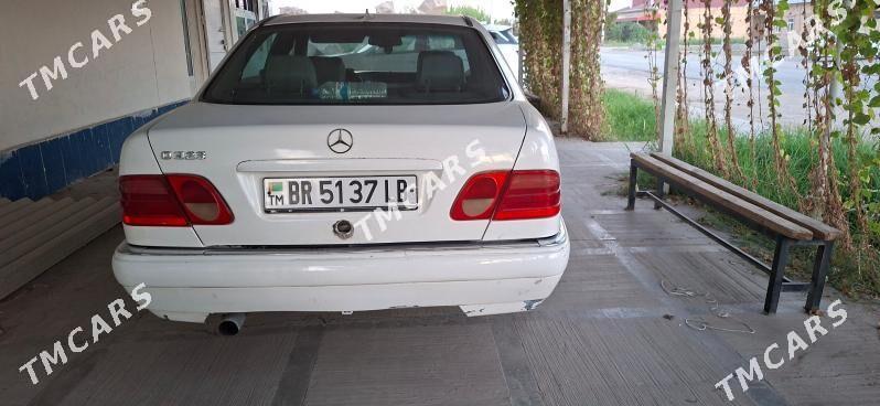Mercedes-Benz E320 1996 - 75 000 TMT - Çärjew - img 3