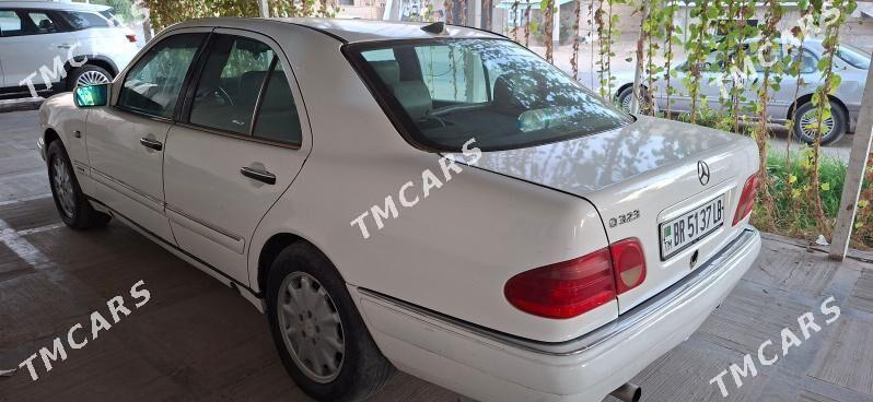 Mercedes-Benz E320 1996 - 75 000 TMT - Çärjew - img 2