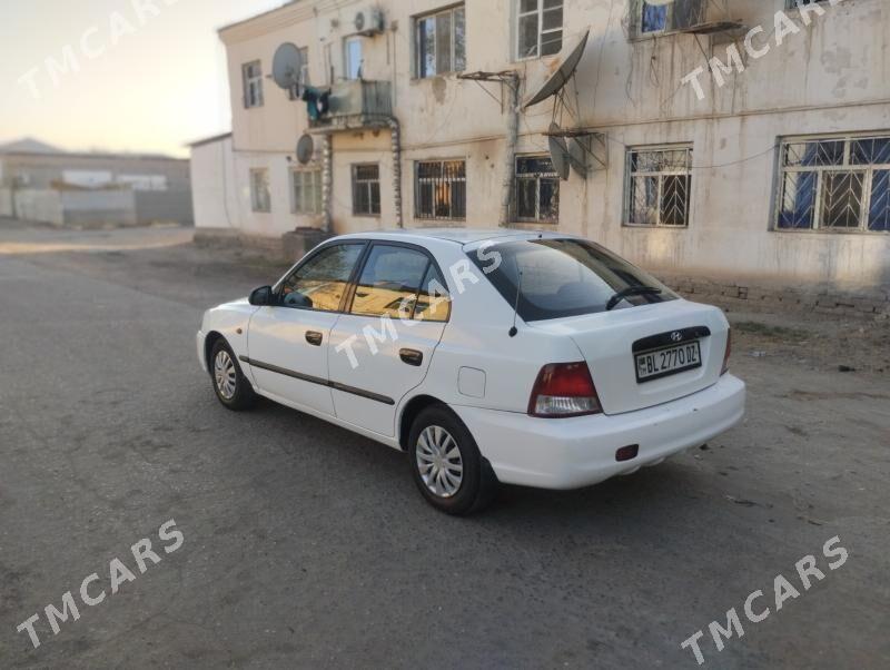 Hyundai Accent 2002 - 35 000 TMT - Дашогуз - img 5