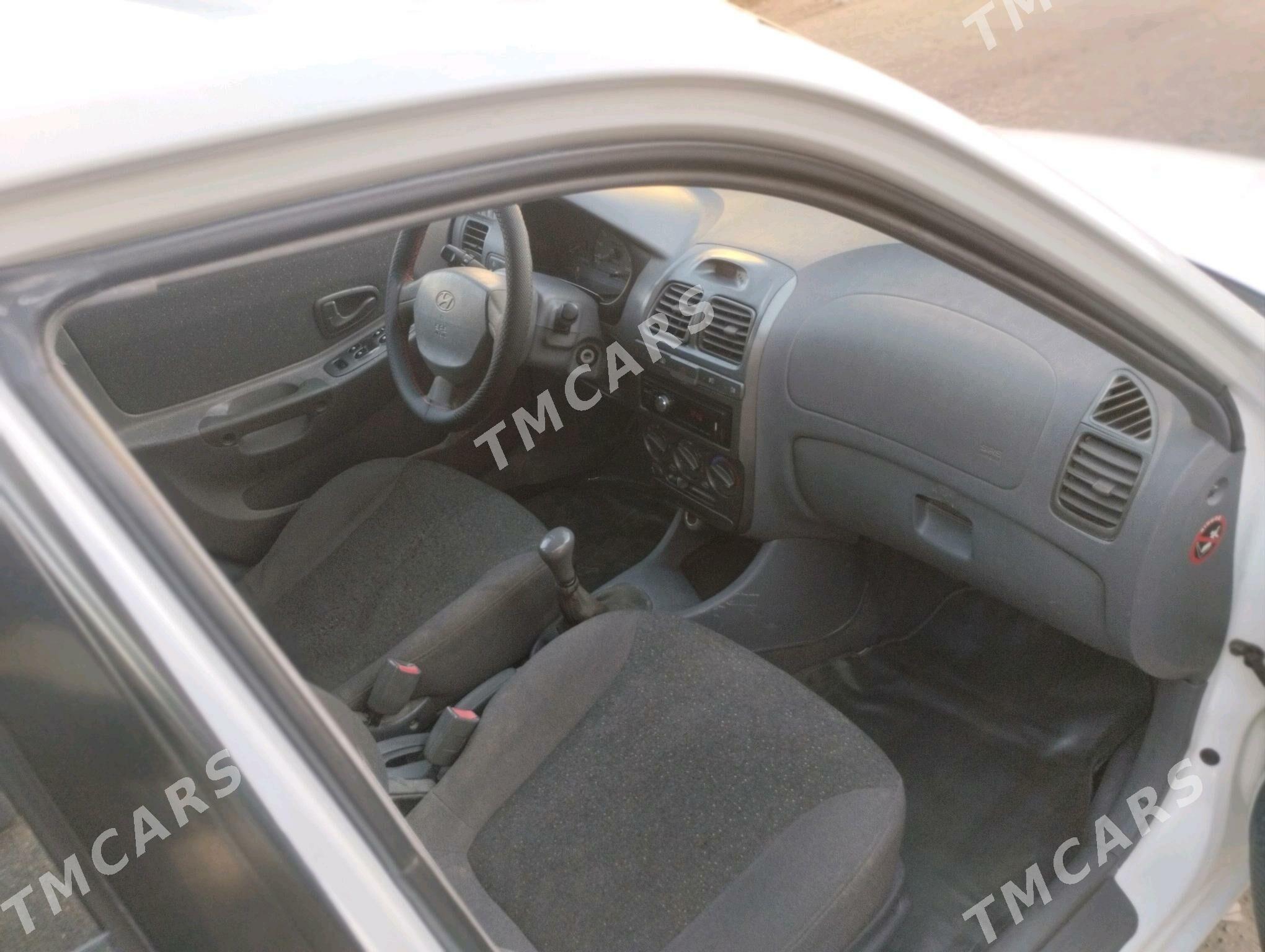 Hyundai Accent 2002 - 35 000 TMT - Дашогуз - img 6