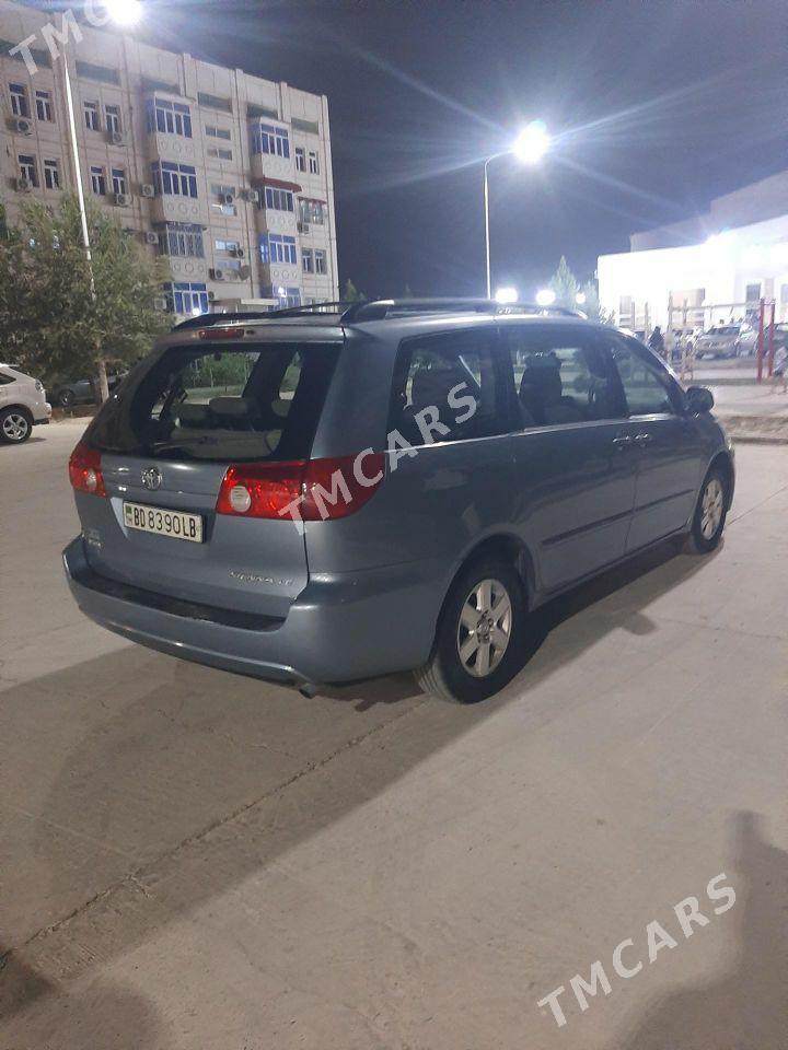 Toyota Sienna 2009 - 250 000 TMT - Türkmenabat - img 3