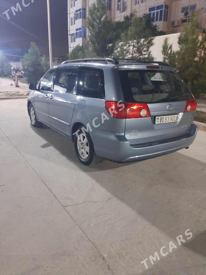 Toyota Sienna 2009 - 250 000 TMT - Türkmenabat - img 2