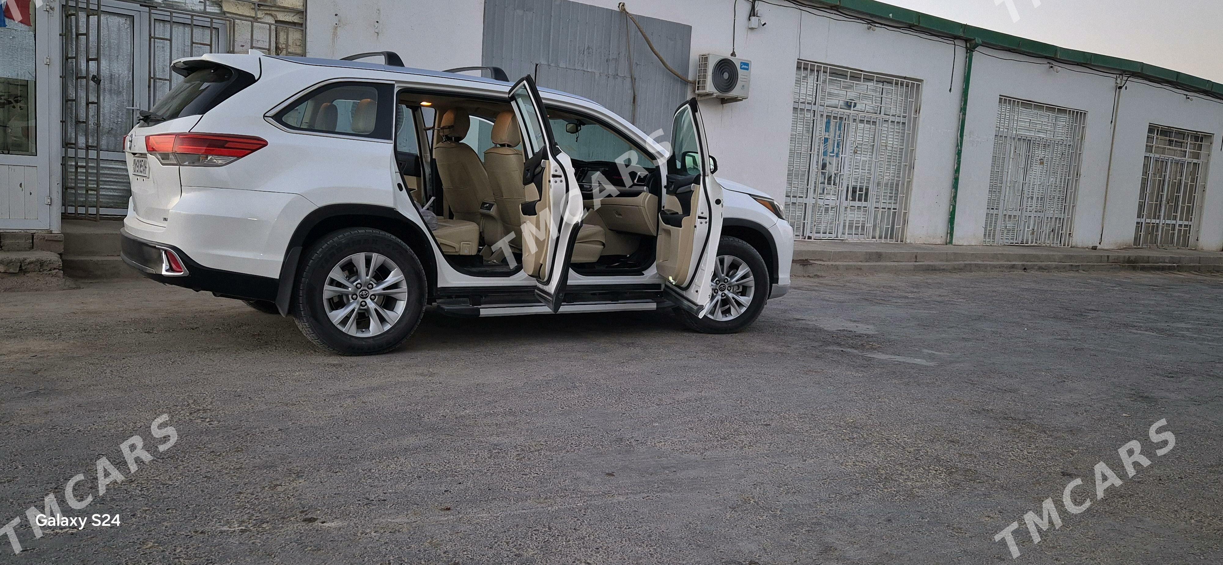 Toyota Highlander 2016 - 420 000 TMT - Теджен - img 5