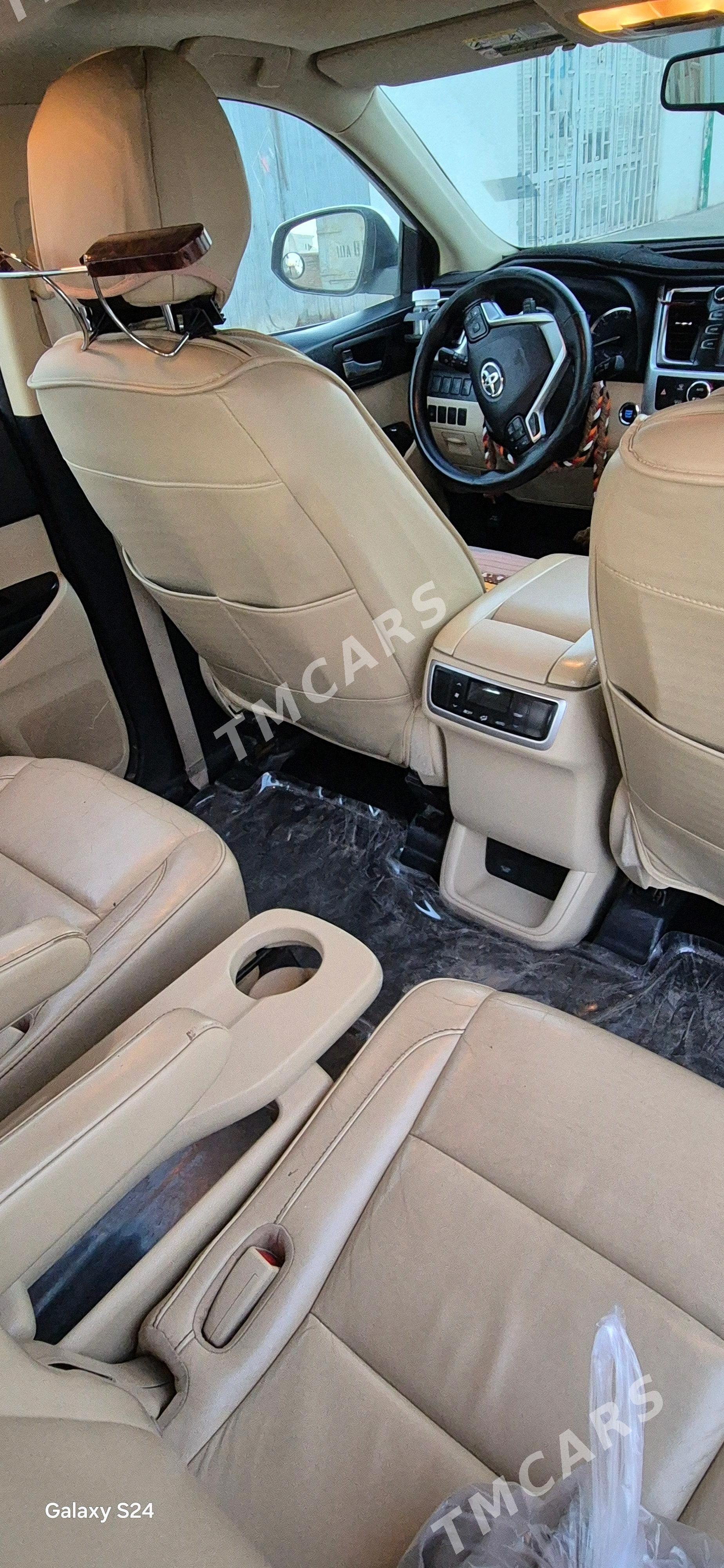 Toyota Highlander 2016 - 420 000 TMT - Теджен - img 4