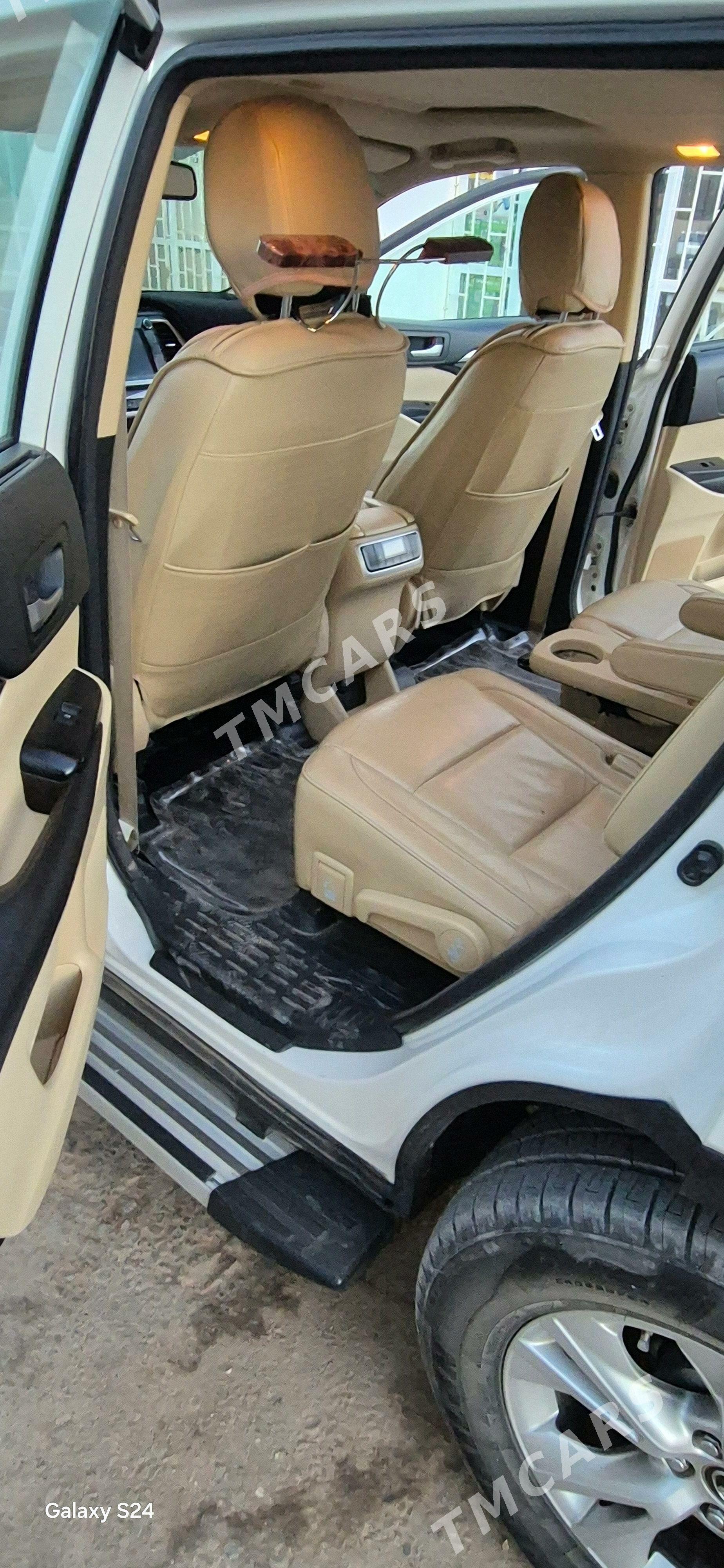 Toyota Highlander 2016 - 420 000 TMT - Теджен - img 7