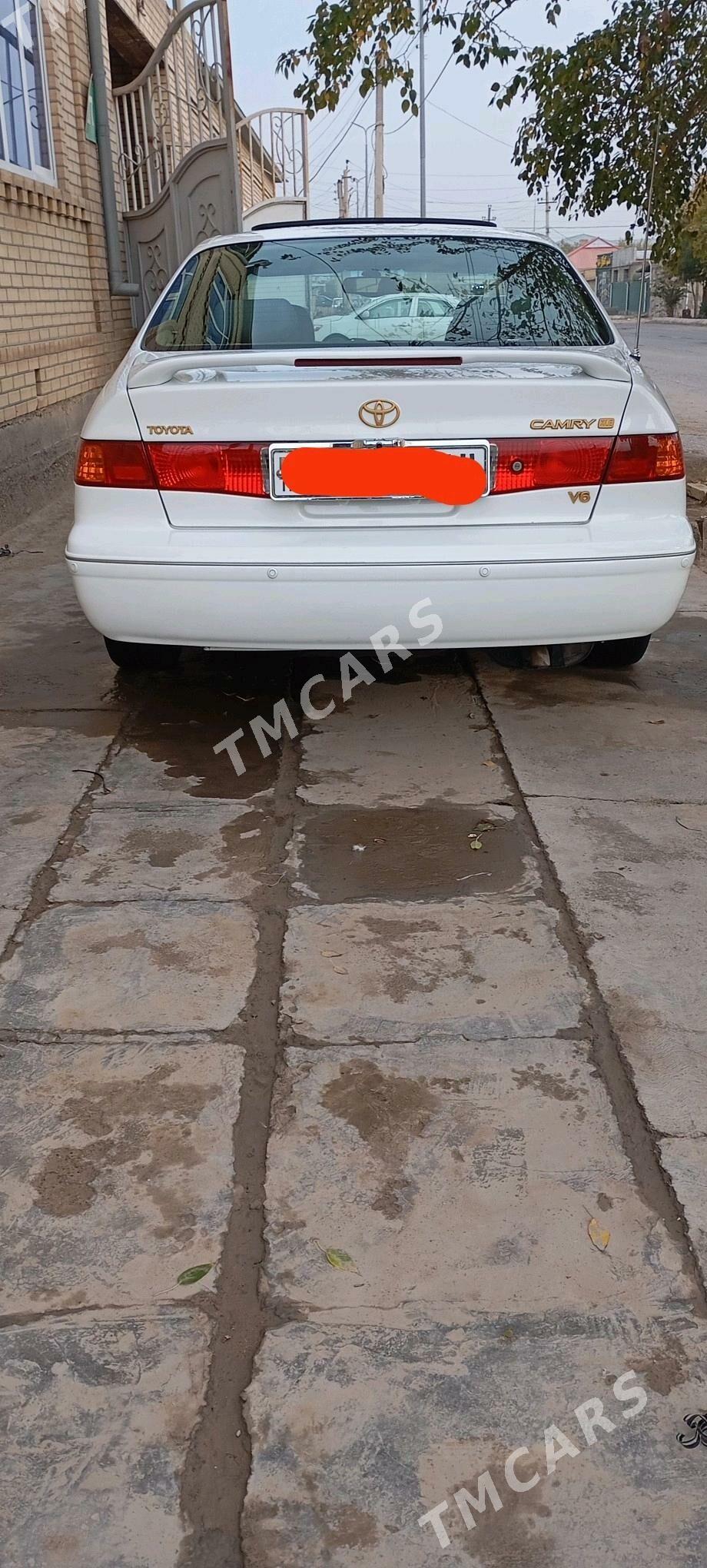 Toyota Camry 2001 - 200 000 TMT - Байрамали - img 4