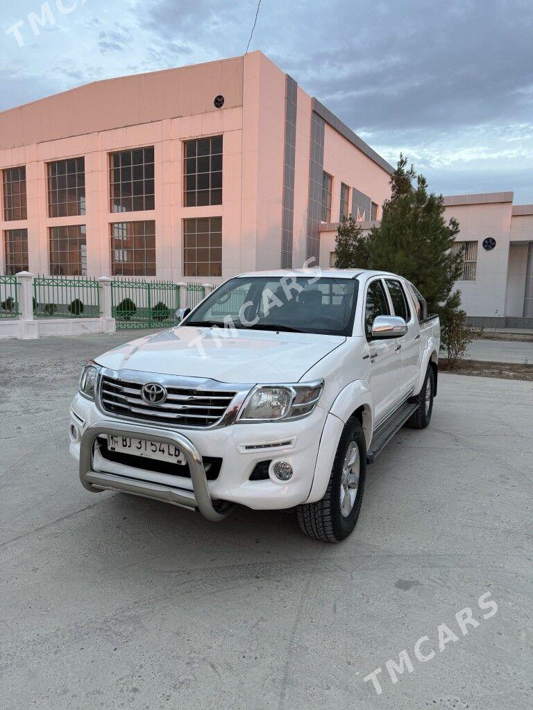 Toyota Hilux 2014 - 295 000 TMT - Саят - img 2