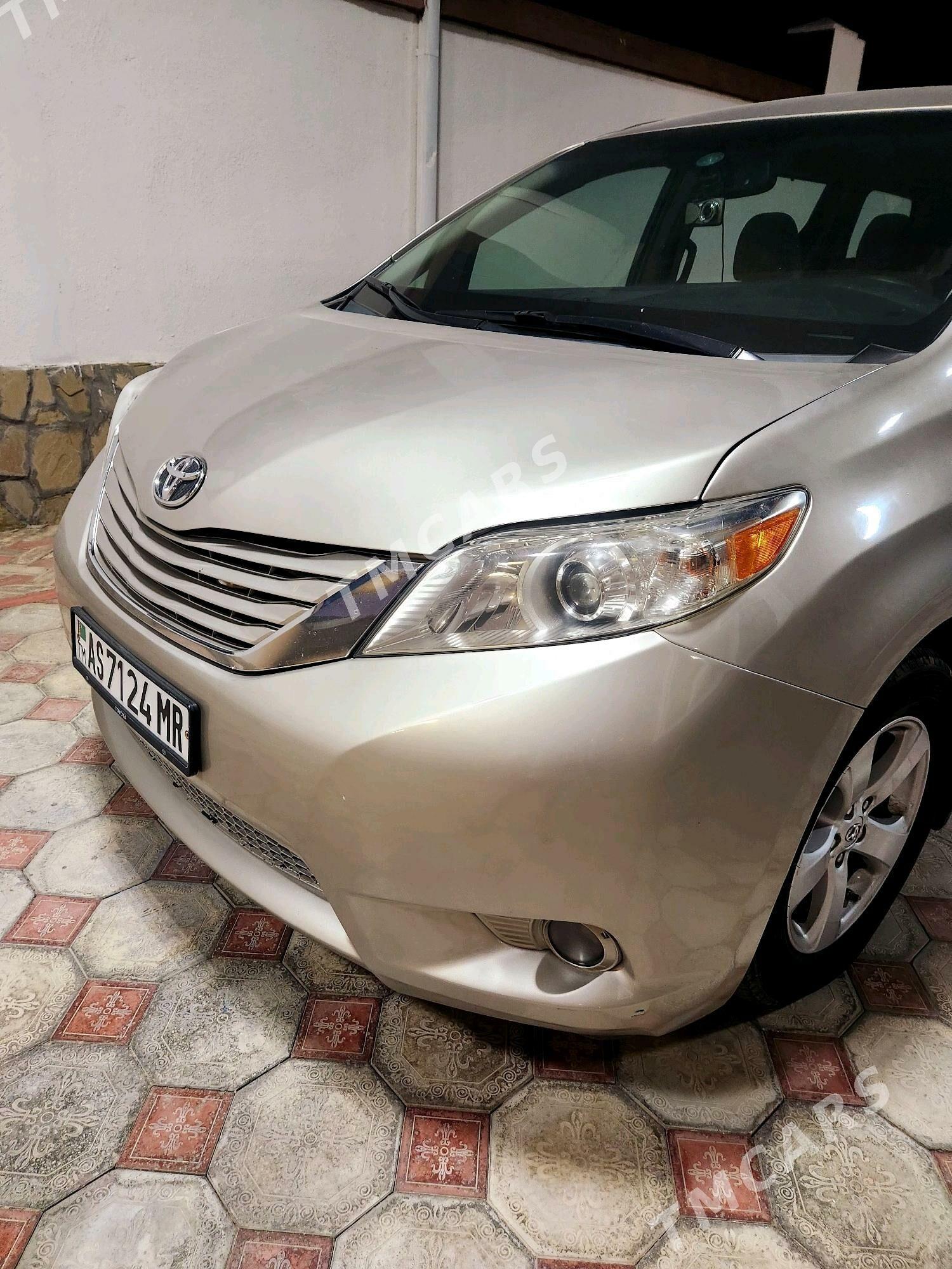 Toyota Sienna 2016 - 350 000 TMT - Мары - img 5