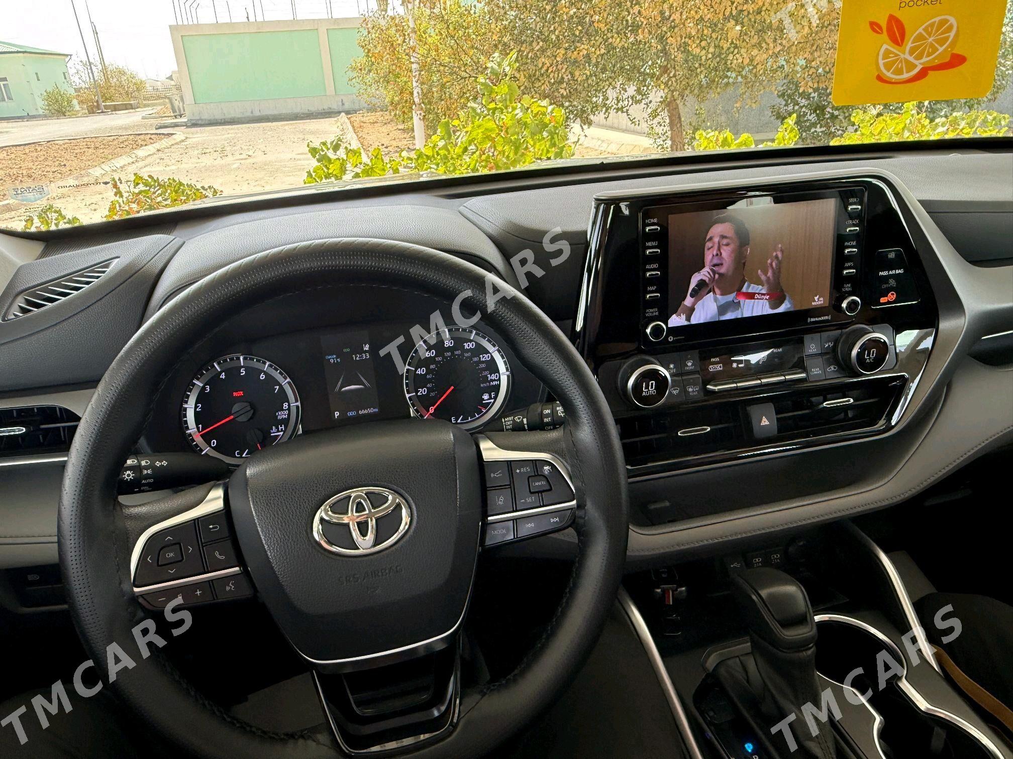 Toyota Highlander 2021 - 480 000 TMT - Эсенгулы - img 9