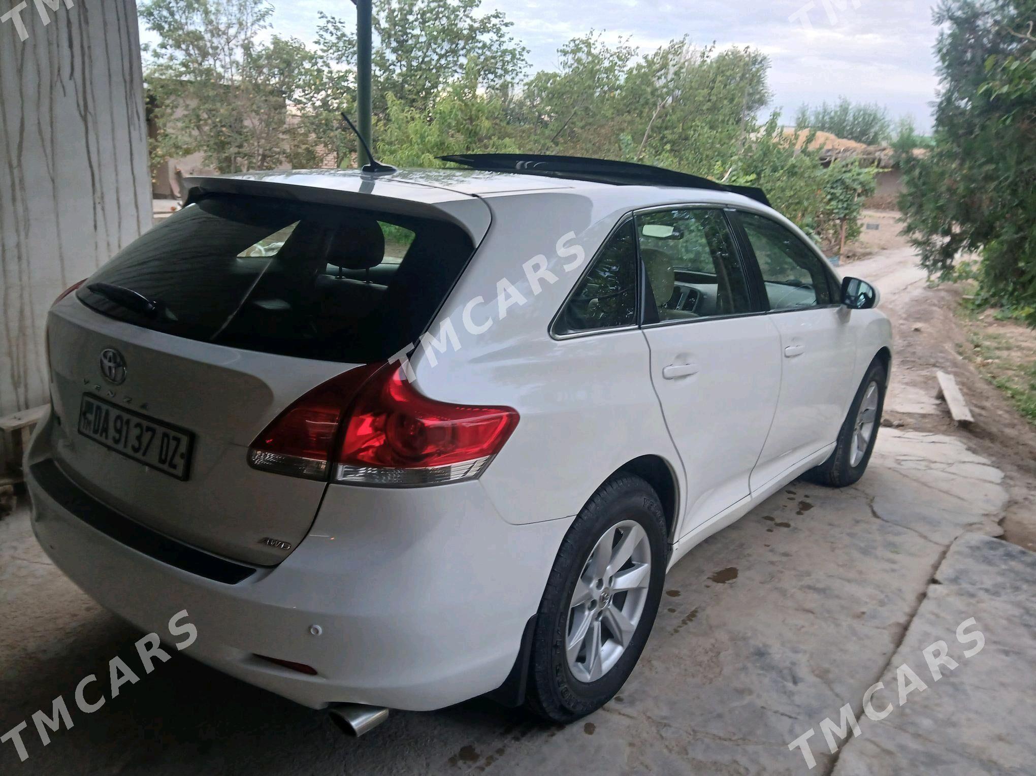Toyota Venza 2011 - 235 000 TMT - Кёнеургенч - img 9