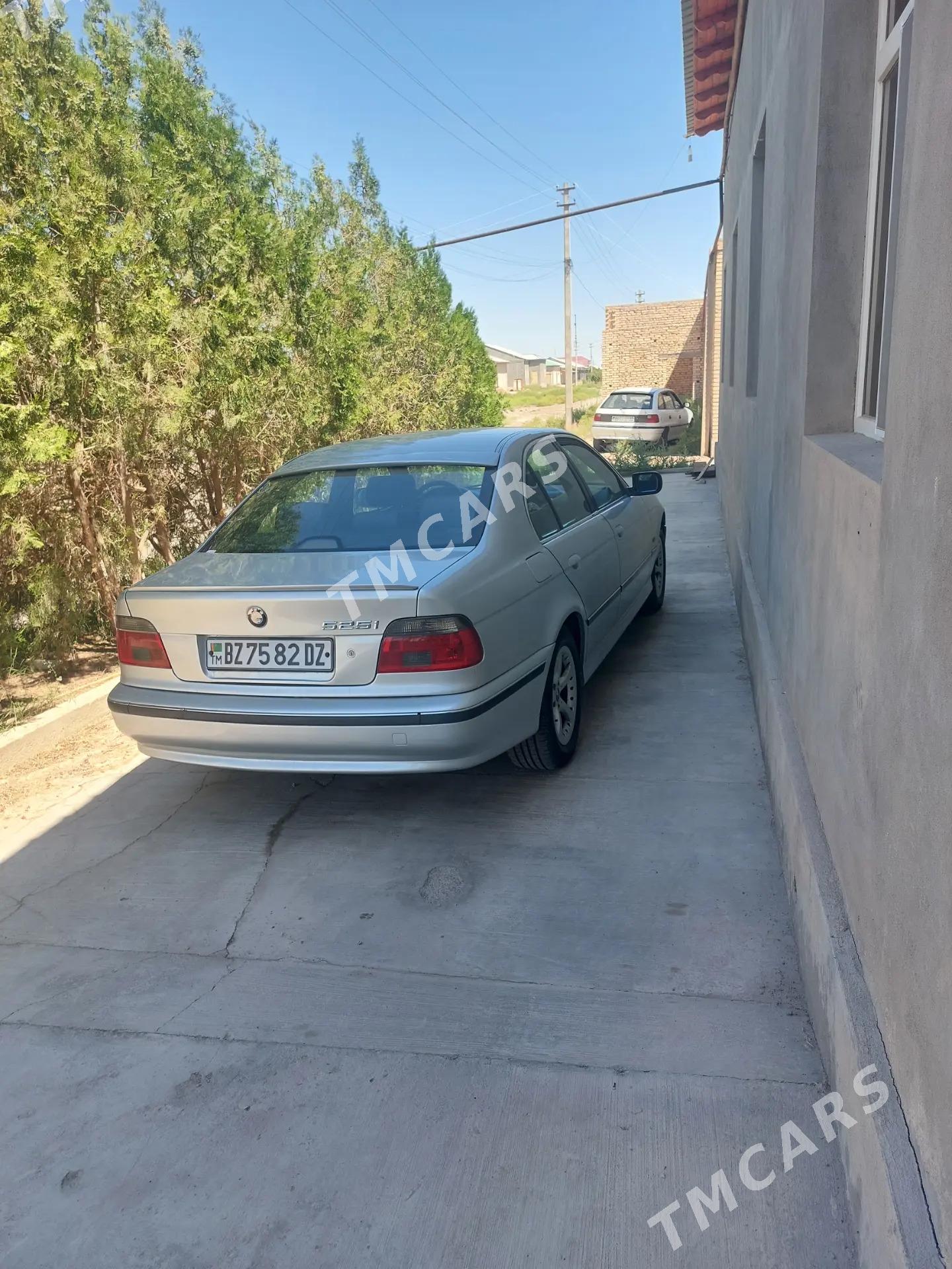 BMW 525 2000 - 100 000 TMT - Дашогуз - img 2