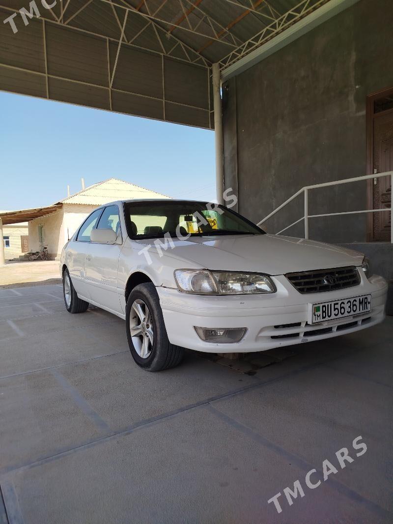 Toyota Camry 2000 - 138 000 TMT - Байрамали - img 4