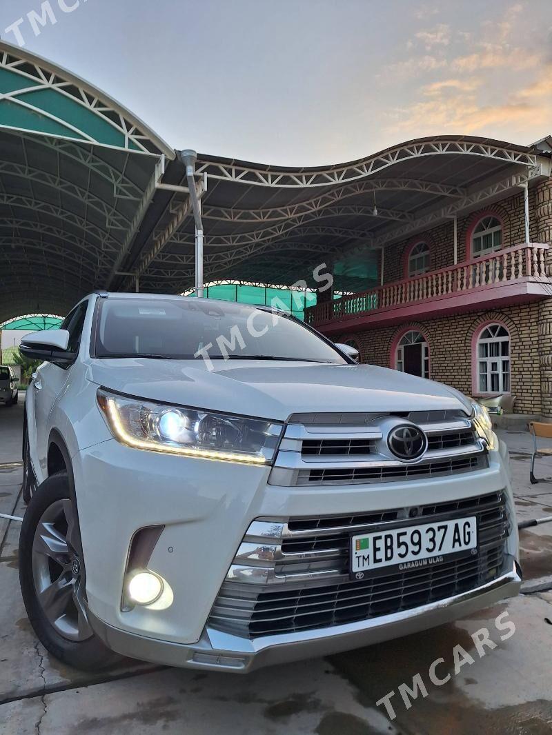 Toyota Highlander 2017 - 600 000 TMT - Бузмеин - img 2