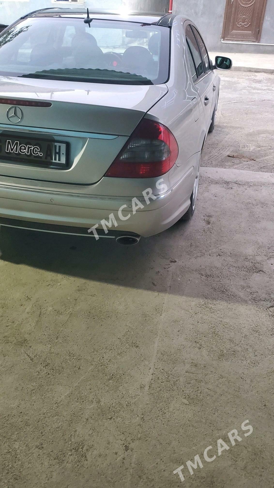 Mercedes-Benz E320 2004 - 160 000 TMT - Бахарден - img 8