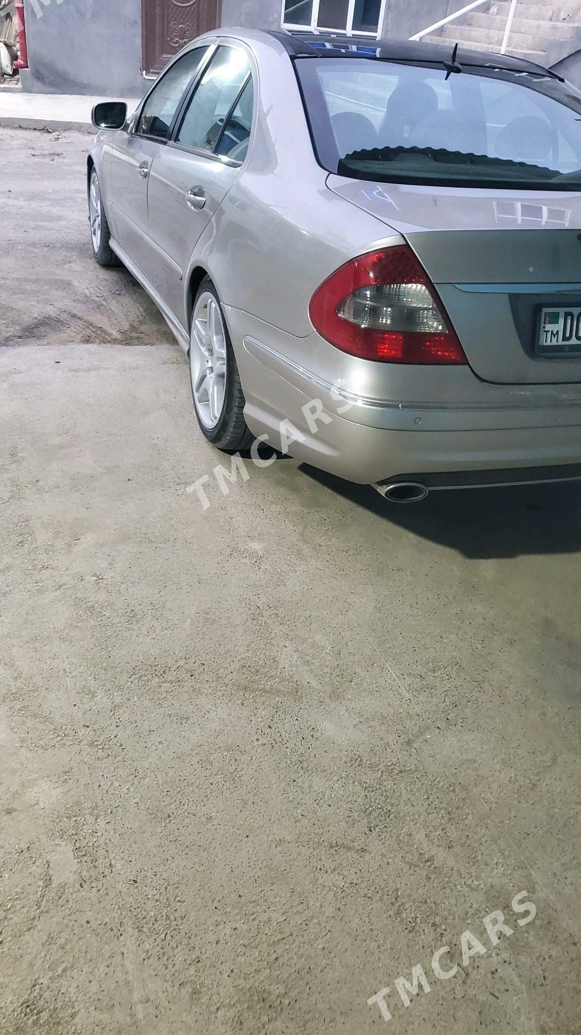 Mercedes-Benz E320 2004 - 160 000 TMT - Бахарден - img 9