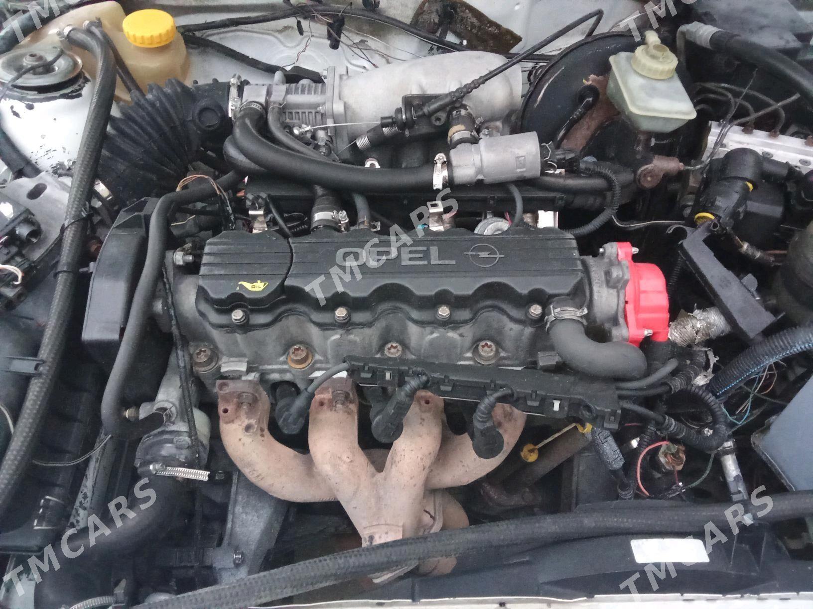 Opel Vectra 1995 - 43 000 TMT - Бахарден - img 7
