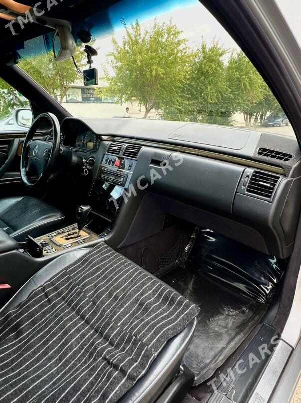Mercedes-Benz E320 2002 - 150 000 TMT - Балканабат - img 7