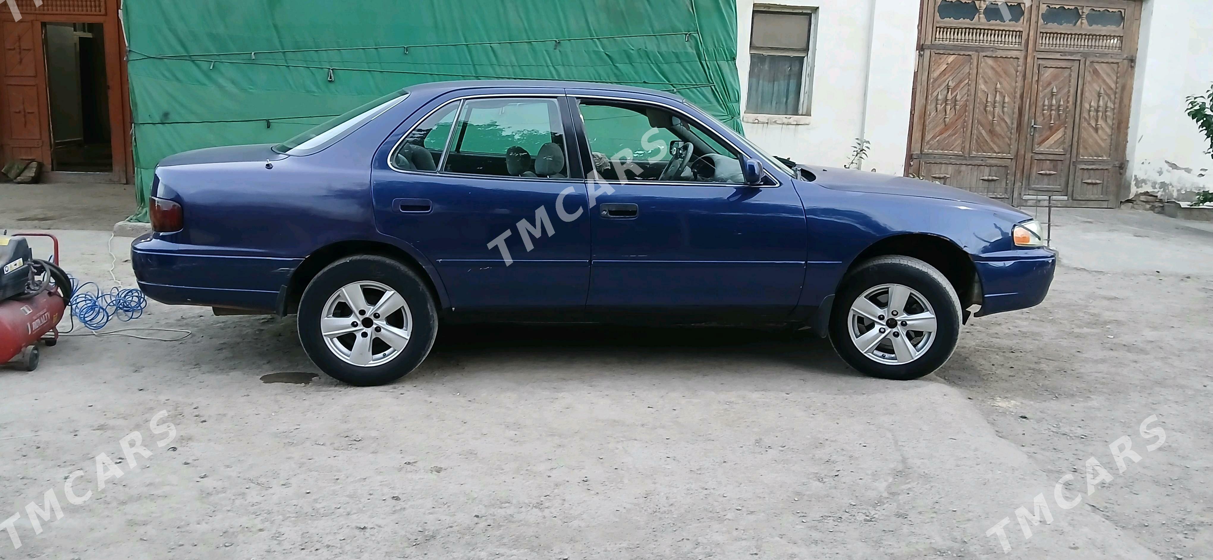 Toyota Camry 1995 - 90 000 TMT - Дашогуз - img 2