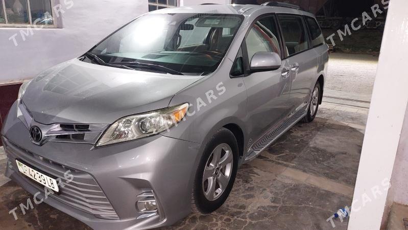 Toyota Sienna 2018 - 390 000 TMT - Köýtendag - img 2