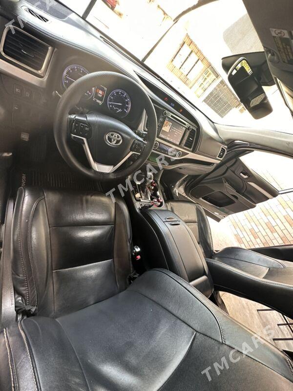 Toyota Highlander 2018 - 460 000 TMT - Türkmenabat - img 3