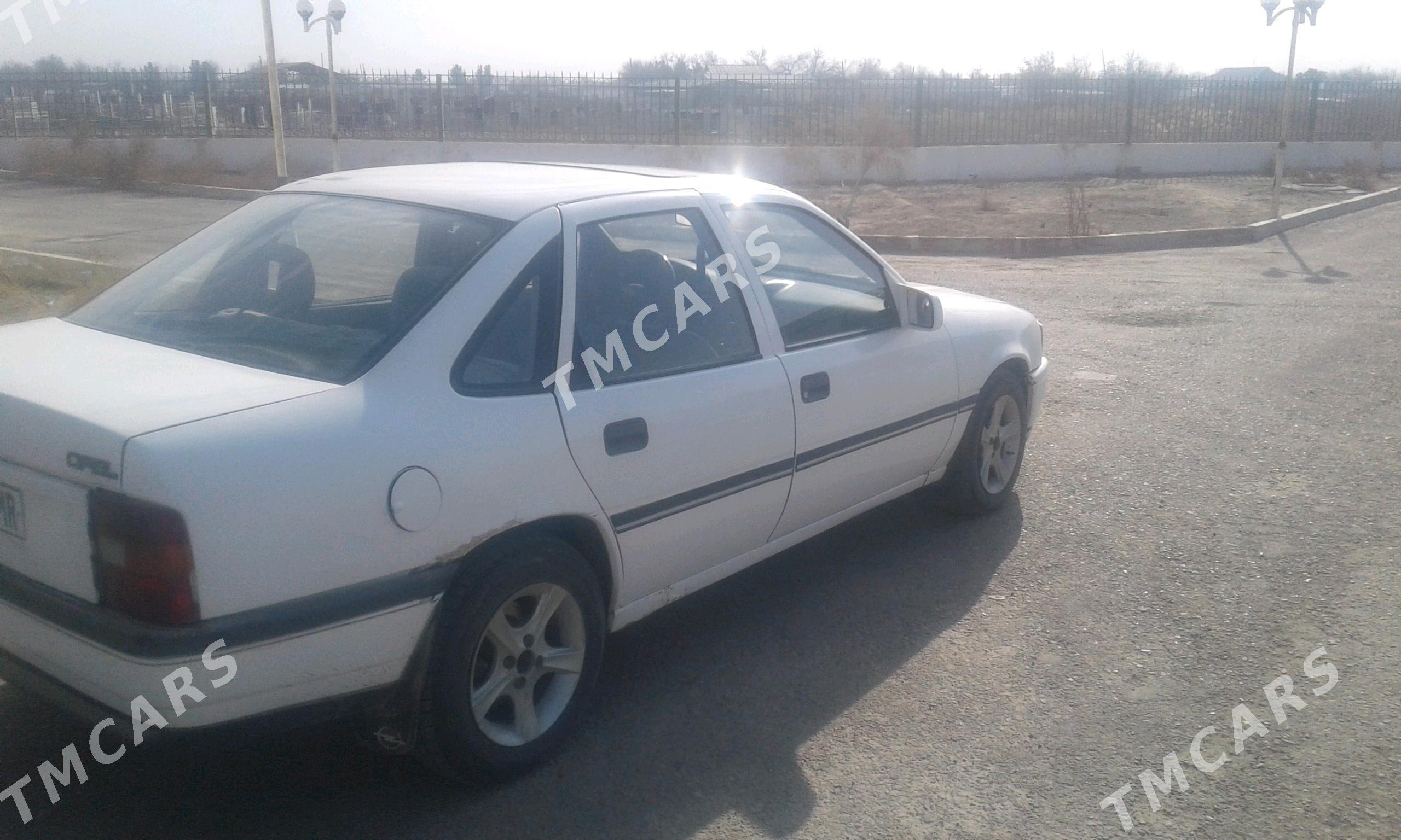 Opel Vectra 1990 - 30 000 TMT - Ёлётен - img 2