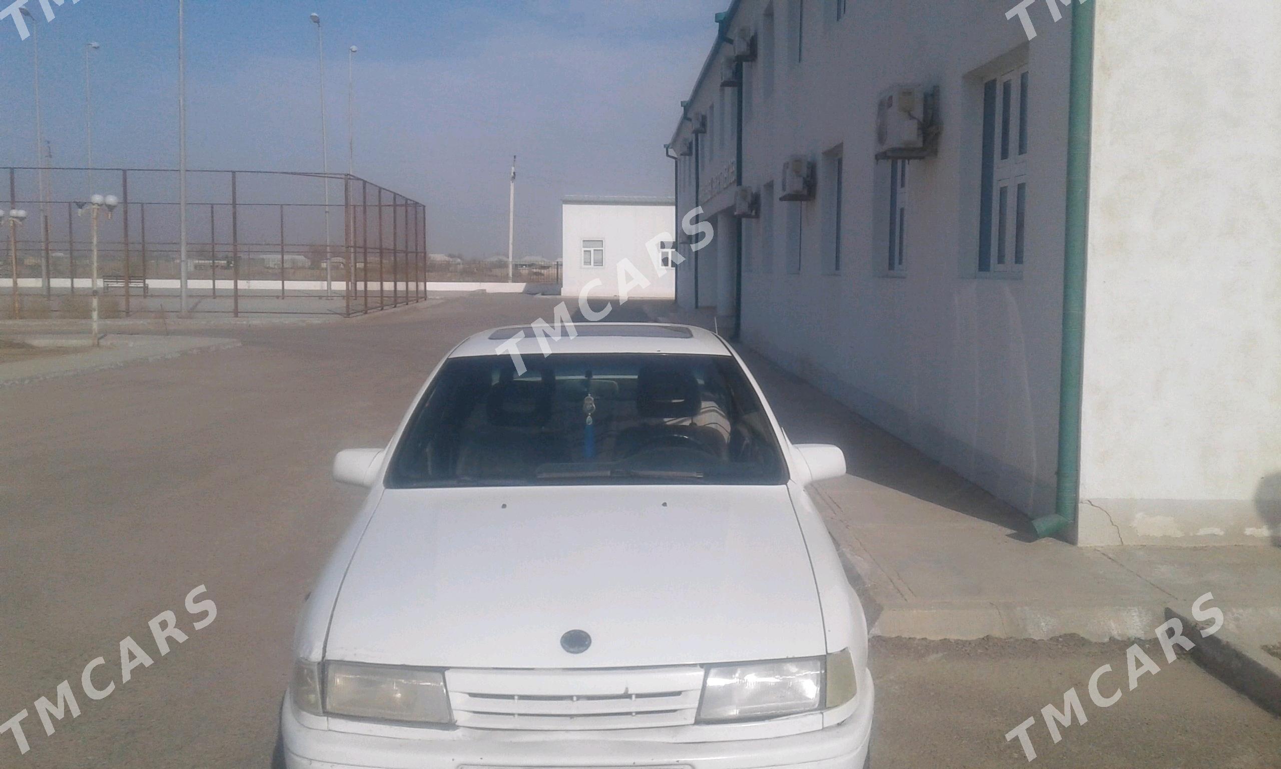 Opel Vectra 1990 - 30 000 TMT - Ёлётен - img 3