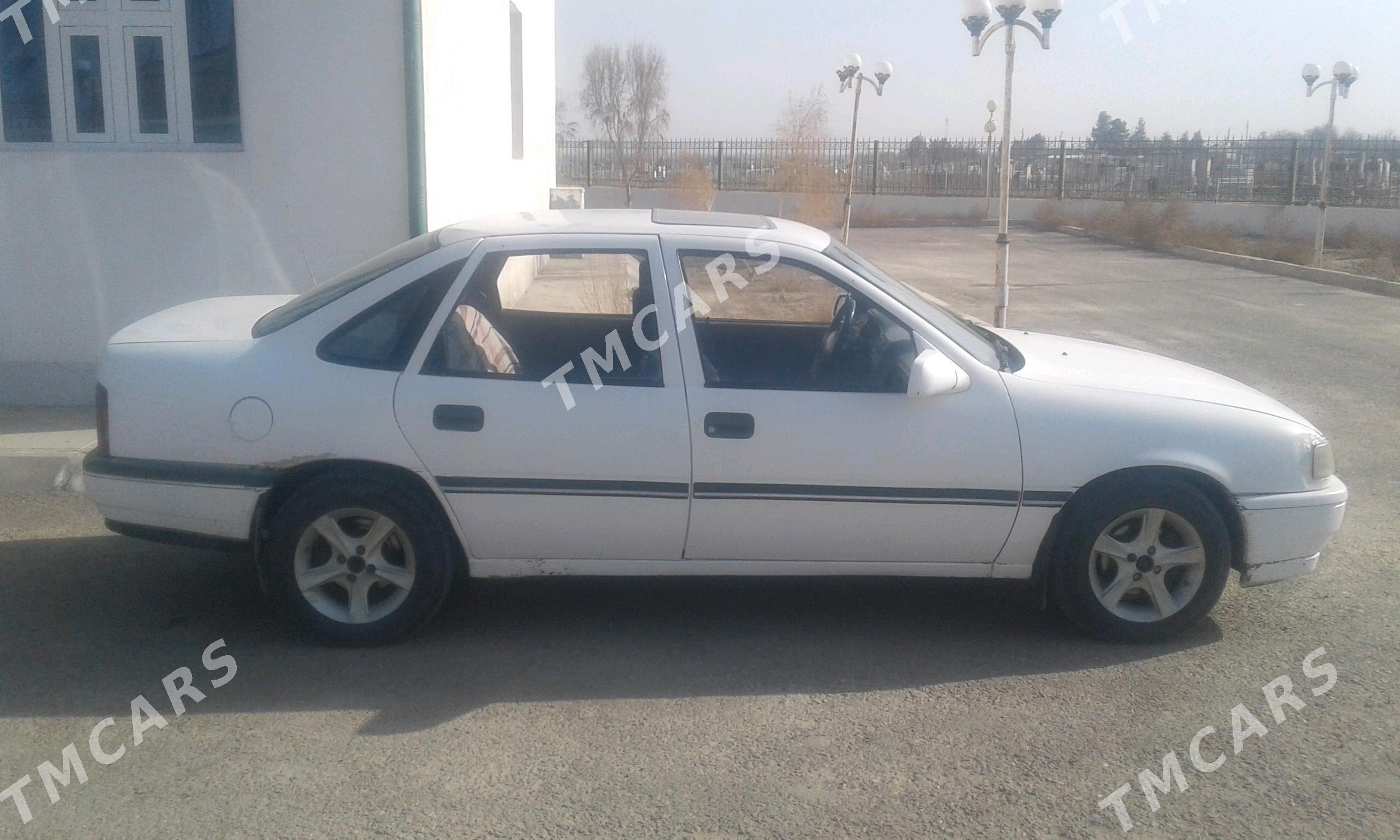 Opel Vectra 1990 - 30 000 TMT - Ёлётен - img 4