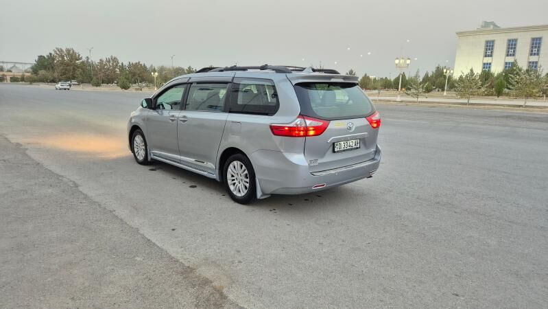 Toyota Sienna 2015 - 380 000 TMT - Гёкдепе - img 7