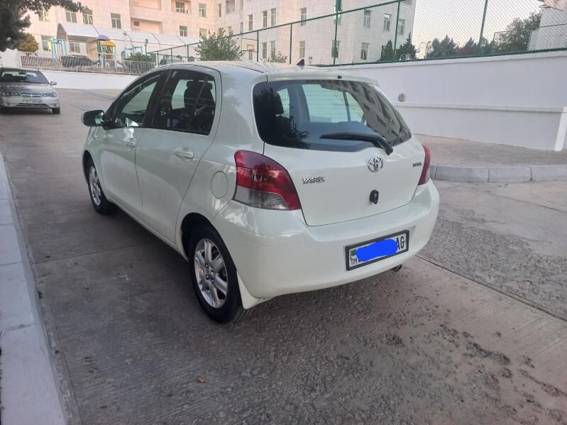 Toyota Yaris 2010 - 122 000 TMT - ул. Подвойского (Битарап Туркменистан шаёлы) - img 7