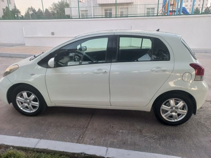 Toyota Yaris 2010 - 122 000 TMT - ул. Подвойского (Битарап Туркменистан шаёлы) - img 6