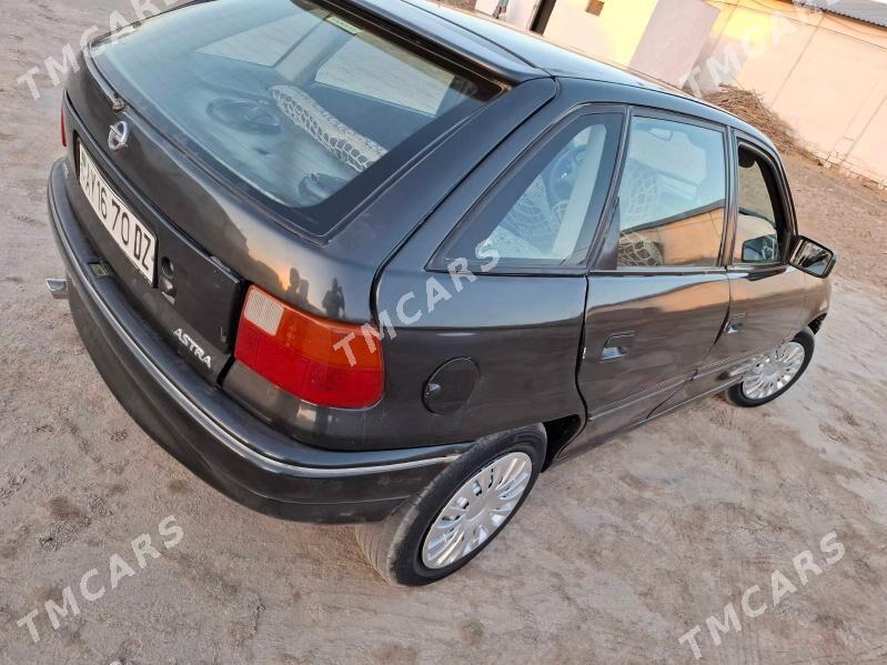 Opel Astra 1991 - 40 000 TMT - Гурбансолтан Едже - img 6